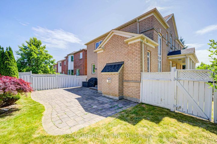 Photo 36 at 35 Ridgecrest Road, Berczy, Markham