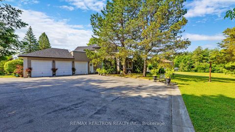 Photo 2 at 171 Millwood Parkway, Vellore Village, Vaughan