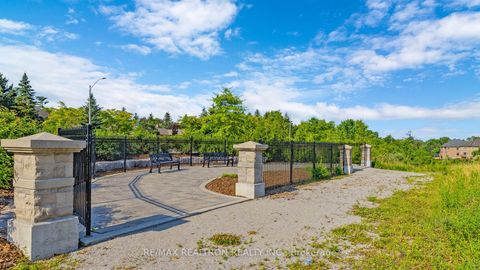 Photo 3 at 171 Millwood Parkway, Vellore Village, Vaughan