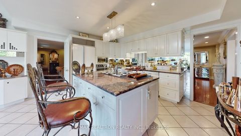 Photo 14 at 171 Millwood Parkway, Vellore Village, Vaughan
