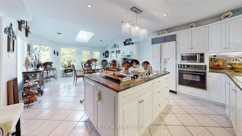 Photo 15 at 171 Millwood Parkway, Vellore Village, Vaughan