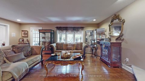 Photo 18 at 171 Millwood Parkway, Vellore Village, Vaughan