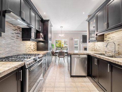 Photo 4 at 119 Warbler Avenue, Patterson, Vaughan