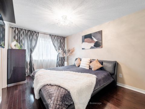 Photo 14 at 119 Warbler Avenue, Patterson, Vaughan