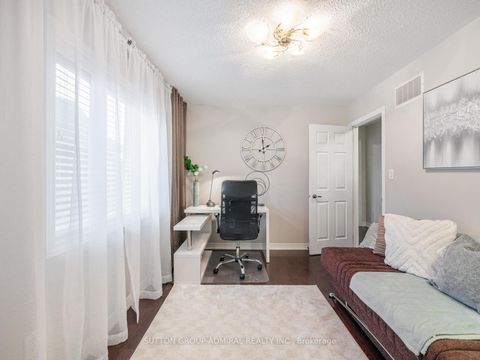 Photo 24 at 119 Warbler Avenue, Patterson, Vaughan