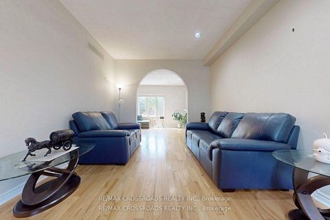 Photo 3 at 63 Baynards Lane, Mill Pond, Richmond Hill