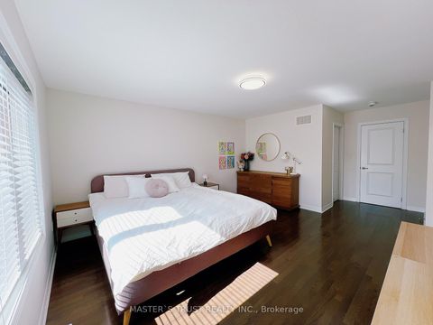 Photo 12 at 116 Orchardcroft Road, GO Glenorchy, Oakville