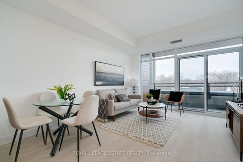 Photo 4 at 404 - 1285 Queen Street E, Coxwell, Toronto Photo 4 at 404 - 1285 Queen Street E, Coxwell, Toronto