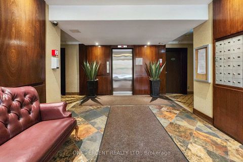 Photo 2 at 206 - 2550 Bathurst Street, Forest Hill North, Toronto