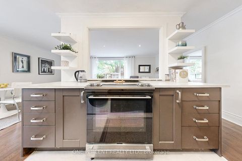 Photo 8 at 206 - 2550 Bathurst Street, Forest Hill North, Toronto