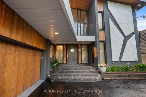 Photo 2 at 38 Purdon Drive, Bathurst Manor, Toronto