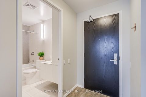 Photo 3 at 3211 - 125 Peter Street, Waterfront Communities C1, Toronto