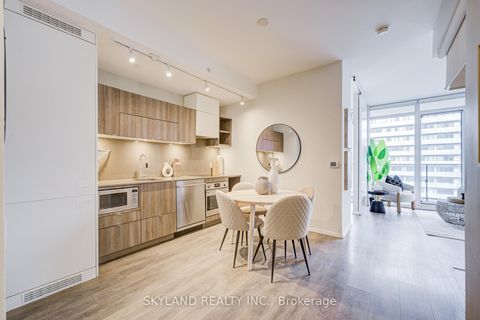 Photo 4 at 3211 - 125 Peter Street, Waterfront Communities C1, Toronto