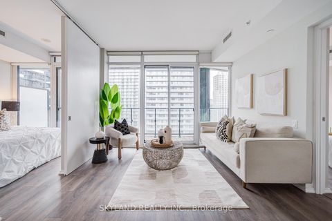 Photo 10 at 3211 - 125 Peter Street, Waterfront Communities C1, Toronto