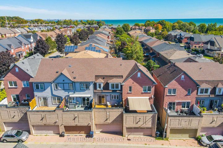 Photo 2 at 39 Schooner Lane, Rouge E10, Toronto