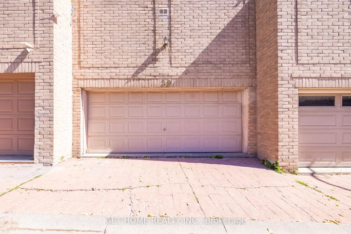 Photo 7 at 39 Schooner Lane, Rouge E10, Toronto