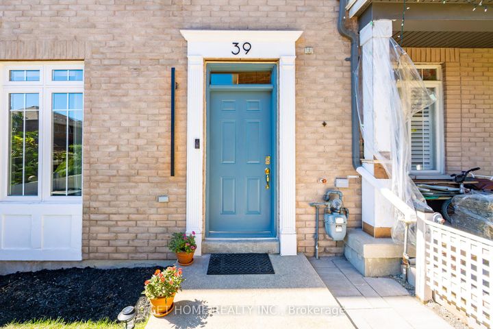 Photo 11 at 39 Schooner Lane, Rouge E10, Toronto