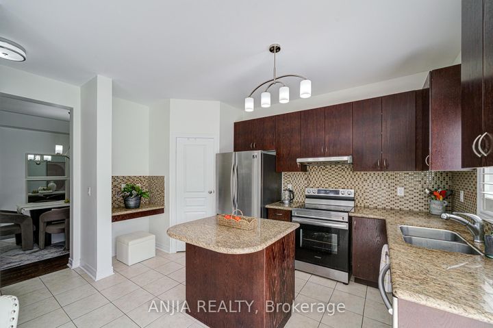 Photo 19 at 15 Sedore Street, Greensborough, Markham