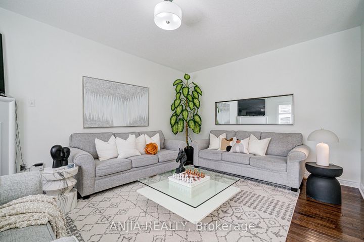 Photo 23 at 15 Sedore Street, Greensborough, Markham