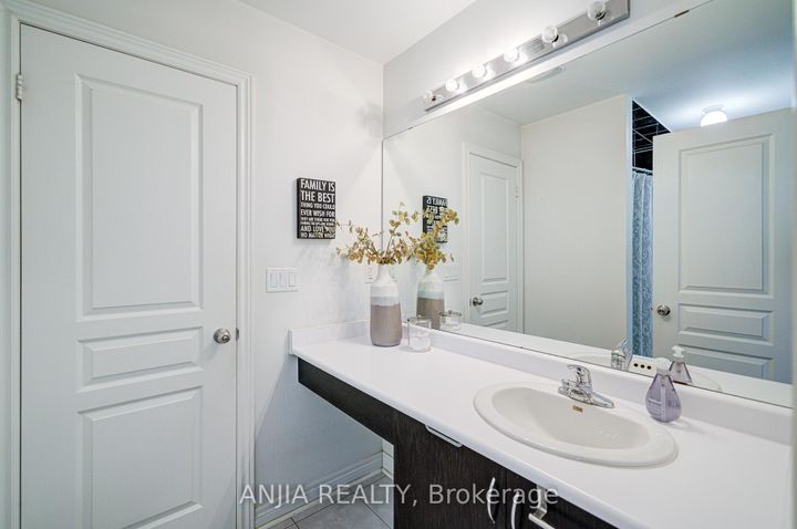 Photo 32 at 15 Sedore Street, Greensborough, Markham