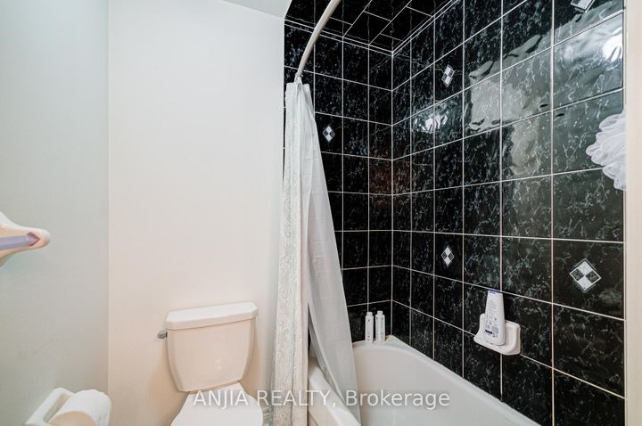 Photo 33 at 15 Sedore Street, Greensborough, Markham