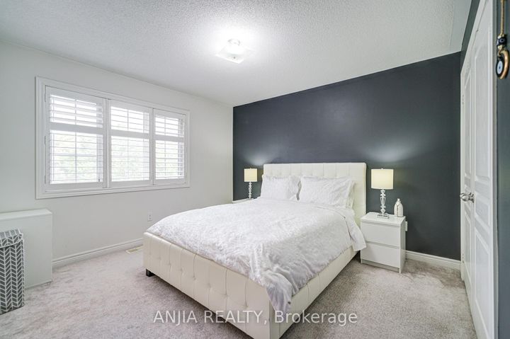 Photo 34 at 15 Sedore Street, Greensborough, Markham