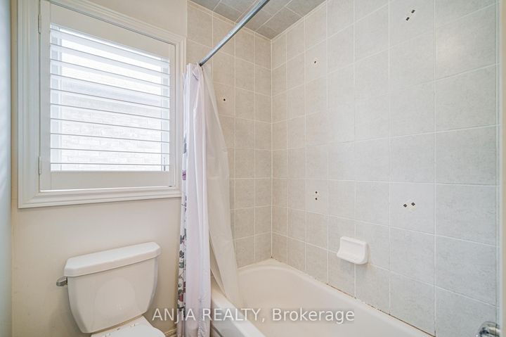 Photo 38 at 15 Sedore Street, Greensborough, Markham