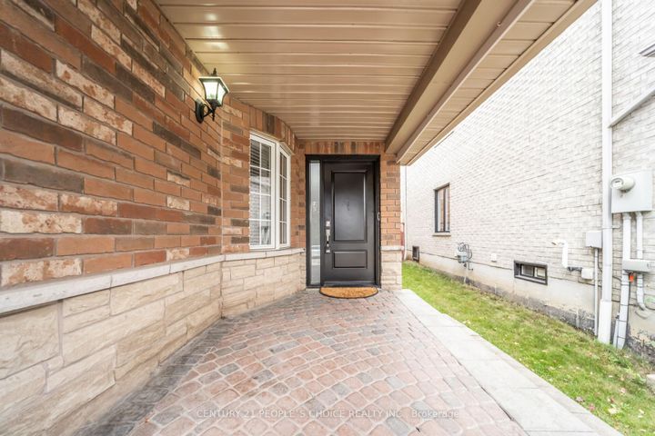 Photo 3 at 7059 Magistrate Terrace, Meadowvale Village, Mississauga