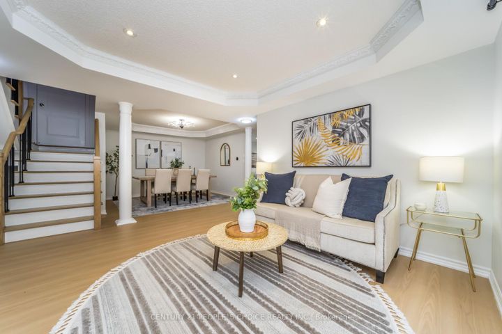 Photo 6 at 7059 Magistrate Terrace, Meadowvale Village, Mississauga