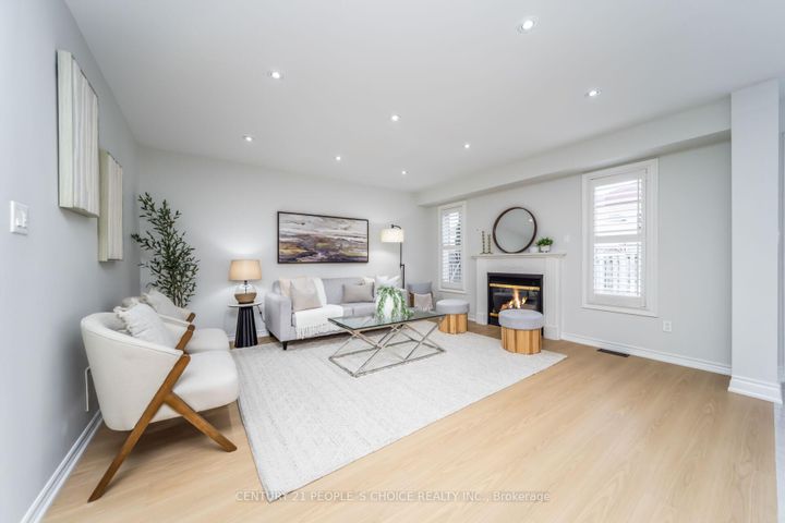 Photo 9 at 7059 Magistrate Terrace, Meadowvale Village, Mississauga