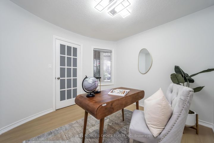 Photo 13 at 7059 Magistrate Terrace, Meadowvale Village, Mississauga