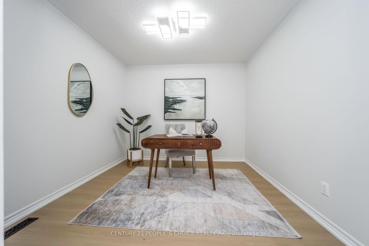 Photo 14 at 7059 Magistrate Terrace, Meadowvale Village, Mississauga