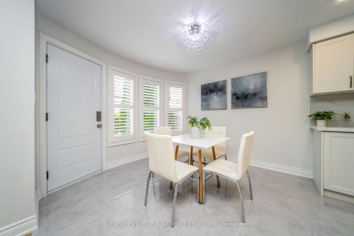 Photo 16 at 7059 Magistrate Terrace, Meadowvale Village, Mississauga
