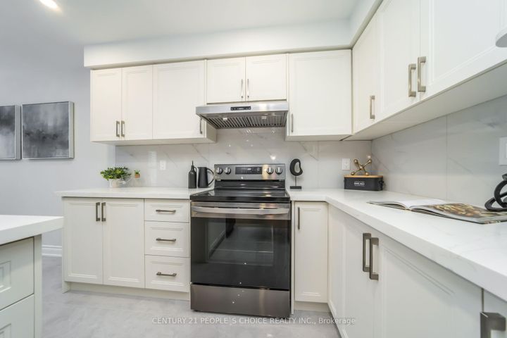 Photo 21 at 7059 Magistrate Terrace, Meadowvale Village, Mississauga