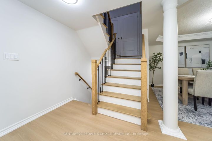 Photo 23 at 7059 Magistrate Terrace, Meadowvale Village, Mississauga