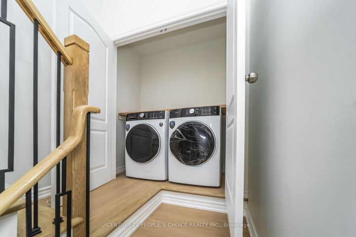 Photo 37 at 7059 Magistrate Terrace, Meadowvale Village, Mississauga