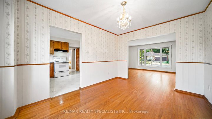 Photo 8 at 2160 Jenner Court, Sheridan, Mississauga