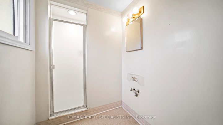 Photo 18 at 2160 Jenner Court, Sheridan, Mississauga