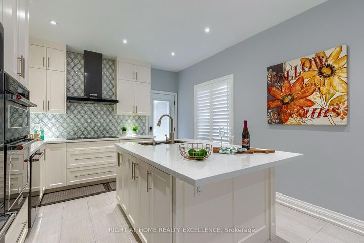 Photo 18 at 6862 Gooderham Estate Boulevard, Meadowvale Village, Mississauga