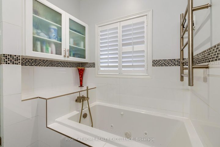 Photo 26 at 6862 Gooderham Estate Boulevard, Meadowvale Village, Mississauga