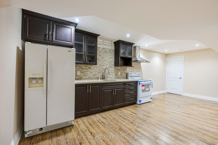 Photo 35 at 6862 Gooderham Estate Boulevard, Meadowvale Village, Mississauga
