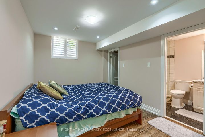 Photo 38 at 6862 Gooderham Estate Boulevard, Meadowvale Village, Mississauga