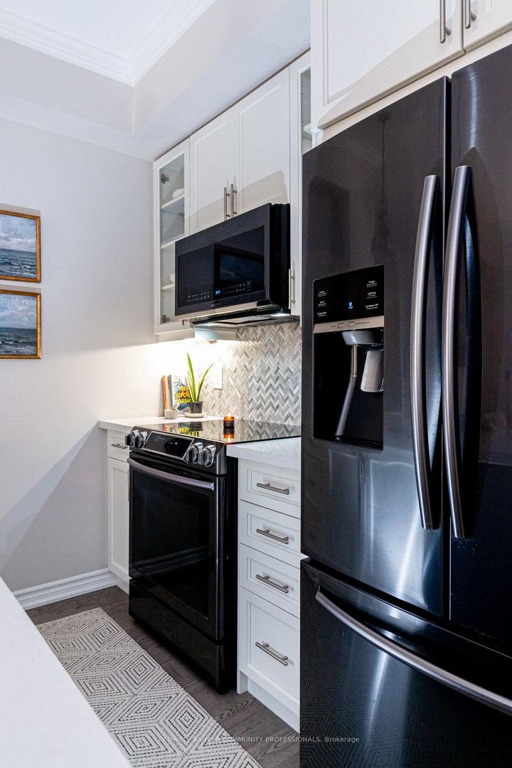 Photo 8 at 203 - 81 Robinson Street, Durand, Hamilton