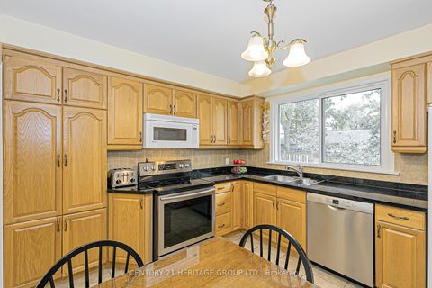 Photo 3 at 53 Caronport Crescent, Donalda, Toronto