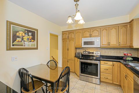 Photo 4 at 53 Caronport Crescent, Donalda, Toronto