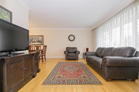Photo 9 at 53 Caronport Crescent, Donalda, Toronto