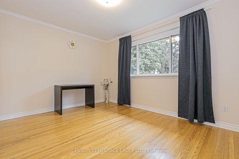 Photo 17 at 53 Caronport Crescent, Donalda, Toronto