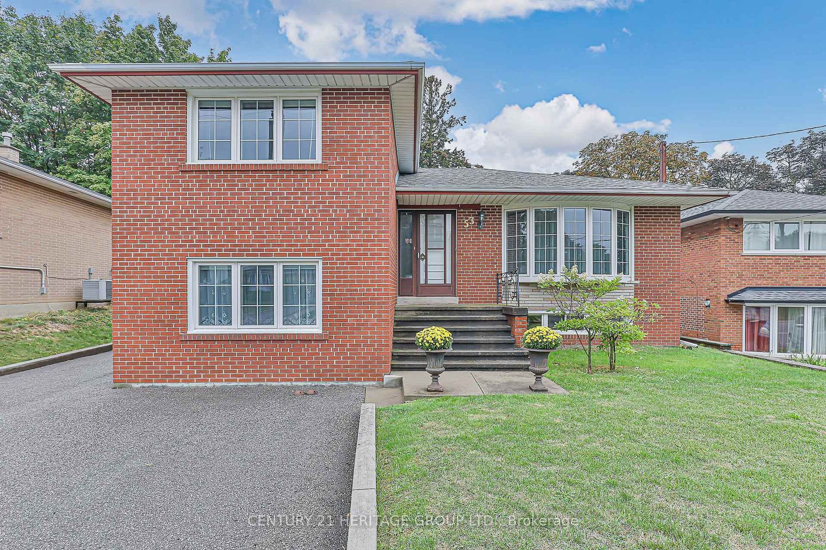 53 Caronport Crescent, Donalda, Toronto by Alessia Polo 53 Caronport Crescent, Donalda, Toronto