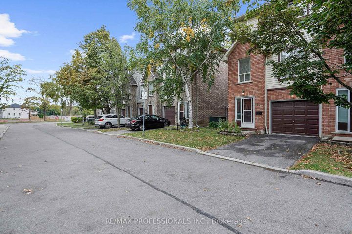 Photo 1 at 17 - 384 Limeridge Road E, Bruleville, Hamilton