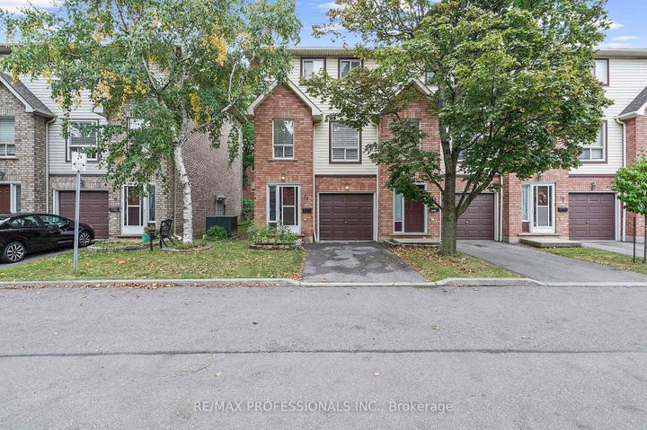 Photo 2 at 17 - 384 Limeridge Road E, Bruleville, Hamilton
